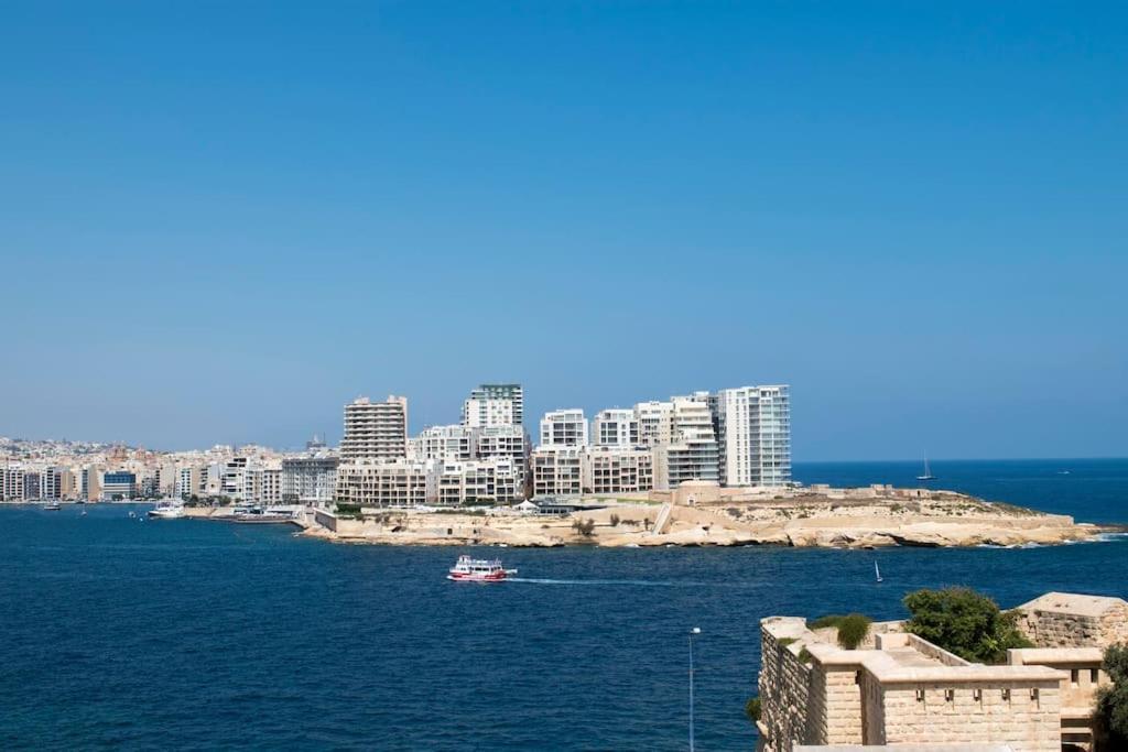 Vallettastay - Harbor View Gem -Sea View 2 Bed Apt Екстериор снимка