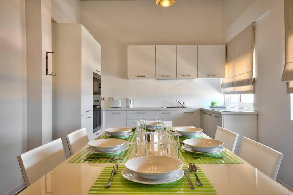 Vallettastay - Harbor View Gem -Sea View 2 Bed Apt Екстериор снимка