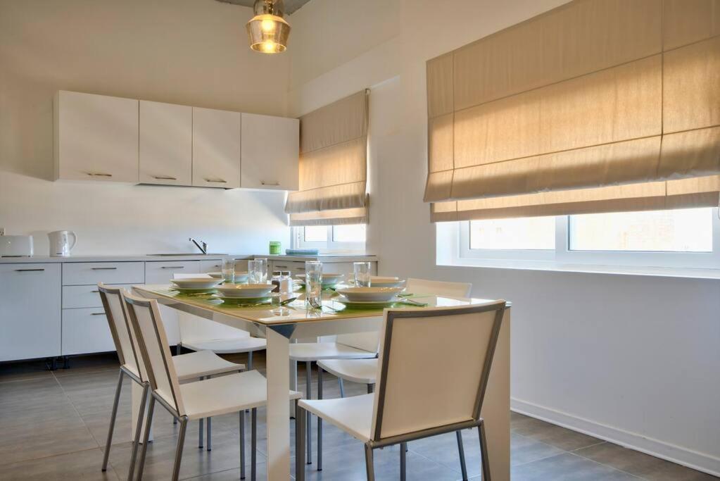 Vallettastay - Harbor View Gem -Sea View 2 Bed Apt Екстериор снимка