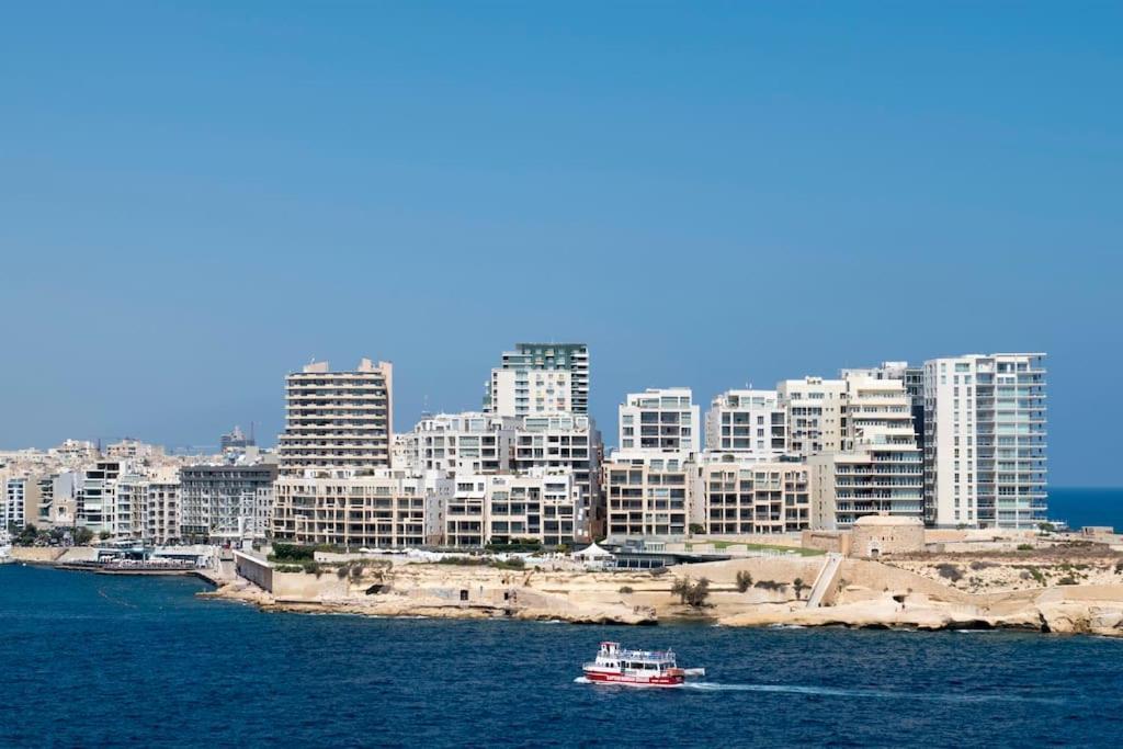 Vallettastay - Harbor View Gem -Sea View 2 Bed Apt Екстериор снимка